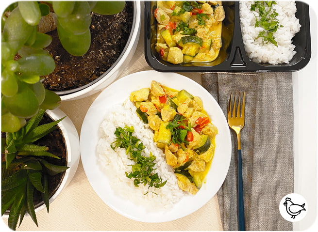 Curry de poulet aux légumes & coco accompagné de riz basmati